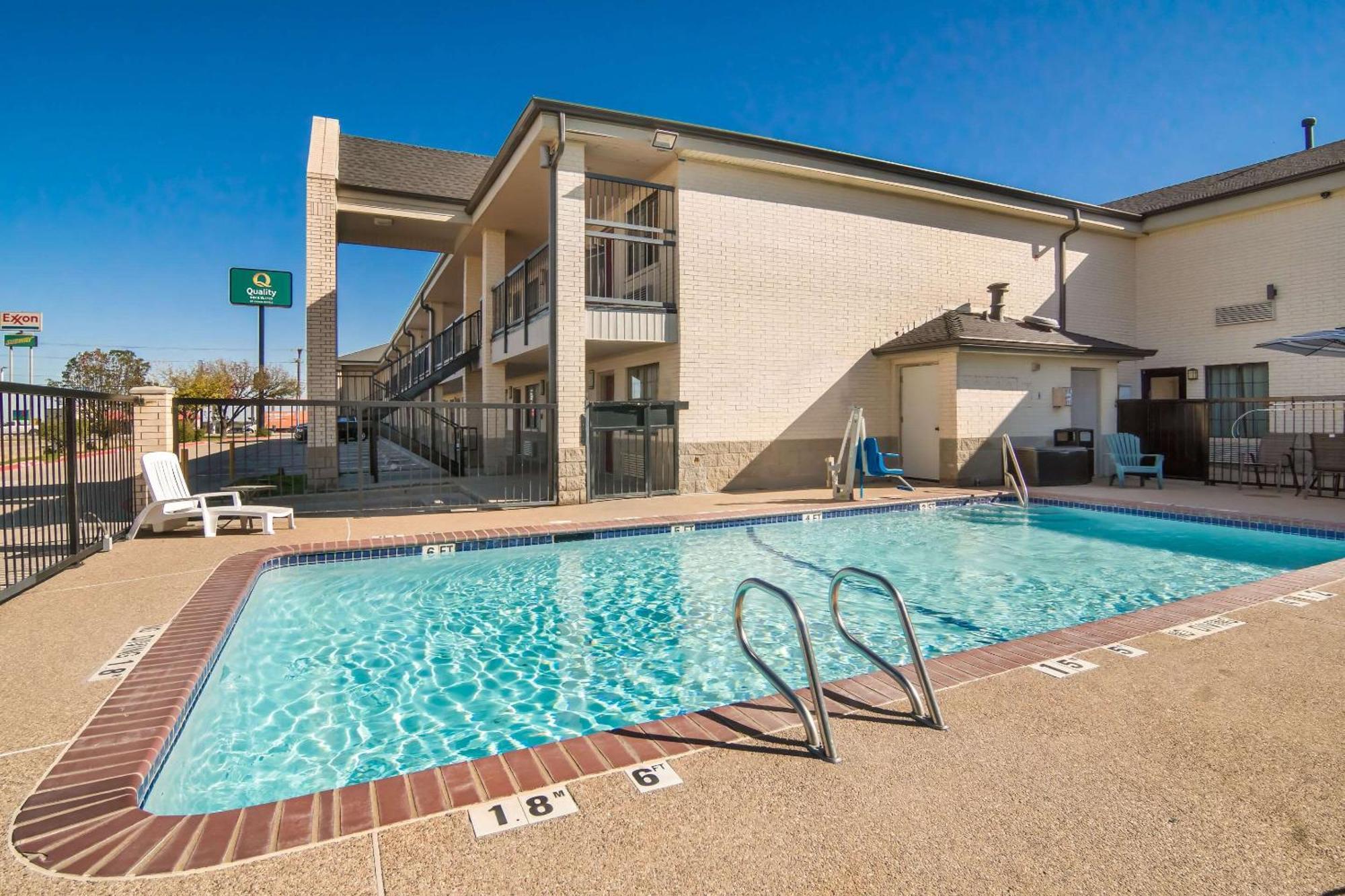 Quality Inn & Suites Weatherford Exterior foto